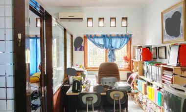 Dijual Rumah di area perkantoran di Kawaluyaan Indah