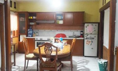 Dijual Rumah di area perkantoran di Kawaluyaan Indah