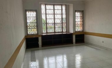 Ruko Gading Nirwana Sudah Jadi Kantor