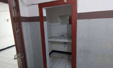 Ruko / Kantor / Gedung Disewakan 2 Lantai dekat JCM Bagus untuk Usaha