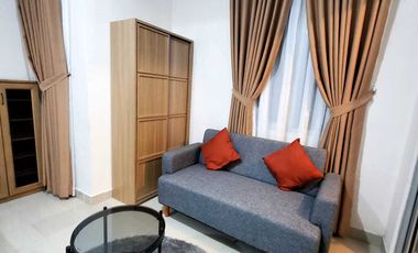 Dijual Apartemen Sudirman Suite furnished type 2 BR jadi 1 BR