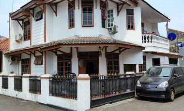 Dijual Rumah Hoek 2 Lantai di Jatiwaringin Asri Pondok Gede Bekasi