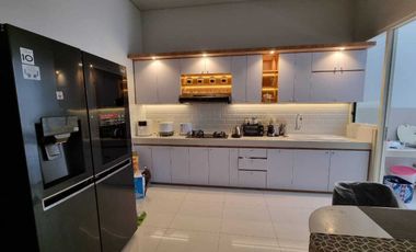 RUMAH DALAM KOMPLEK MENTAYA RIVERSIDE DI MENTAWA BARU KETAPANG FURNISD