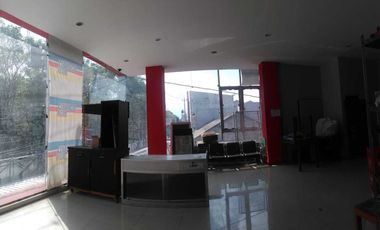 RUANG USAHA 3 LANTAI STRATEGIS DEPAN KAMPUS UPN SETURAN SLEMAN YOGYA