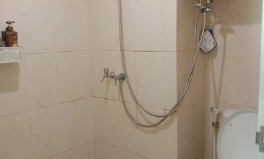 di sewakan unit full furnished tipe studio di apartemen sumatecon