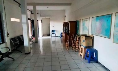 Raya kletek gudang siap pakai