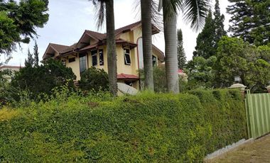 Villa Damar Indah di Pacet Puncak