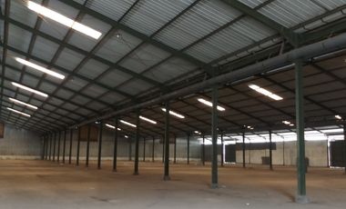 Industrial Permit Warehouse for Rent with a Loading Dock in Gempol near Sidoarjo
