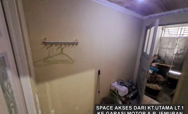 rumah type 150/240m2 di jl.sman2 indrasari ada space toko