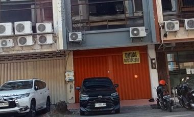 Ruko 4lt rungkut megah raya butuh renov