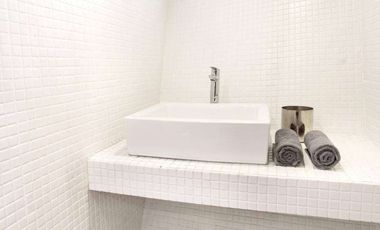 PRIVATE LUXURY YACHT FOR SAILING AND VACATION