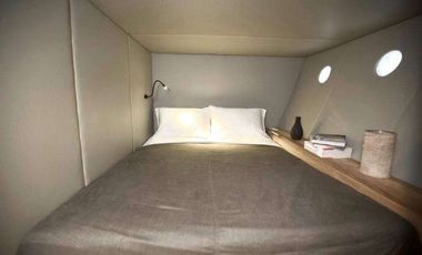 PRIVATE LUXURY YACHT FOR SAILING AND VACATION