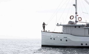 PRIVATE LUXURY YACHT FOR SAILING AND VACATION