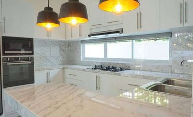 VILLA BARU STYLE MINIMALIST MODERN DI LOVINA BALI