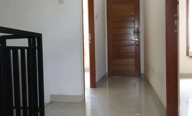 RUMAH DUA LANTAI MINIMALIS LOKASI TABANAN