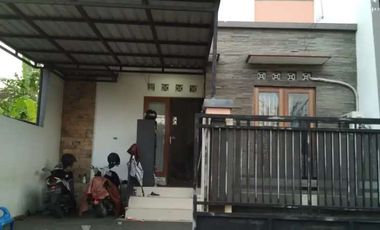 RUMAH DUA LANTAI MINIMALIS LOKASI TABANAN