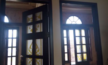 Sewa rumah 3 lantai di Araya I Surabaya Timur