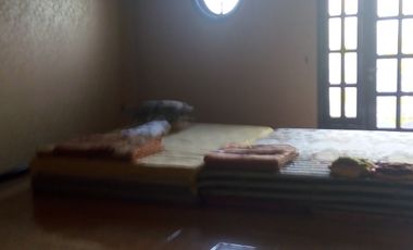 Sewa rumah 3 lantai di Araya I Surabaya Timur