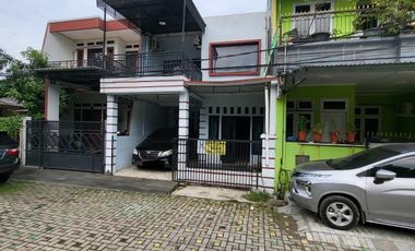 Dijual cepat Rumah 2 lantai dekat ke stasiun dan tol dj Taman Royal 3