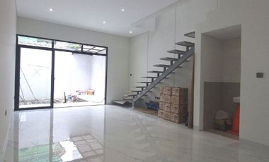 WOW KEREN RUMAH BARU 2 LANTAI DALAM KOMPLEK CIMAHI UTARA