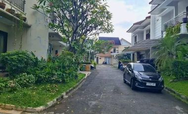 Rumah mewah dgn Kolam Renang Pribadi. Hunian yg nyaman dan Strategis