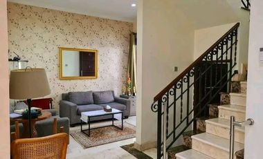 Rumah mewah dgn Kolam Renang Pribadi. Hunian yg nyaman dan Strategis