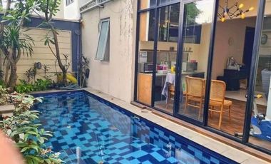 Rumah mewah dgn Kolam Renang Pribadi. Hunian yg nyaman dan Strategis