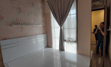 Disewakan Rumah Furnished di Komplek Perumahan Green Village Cipondoh