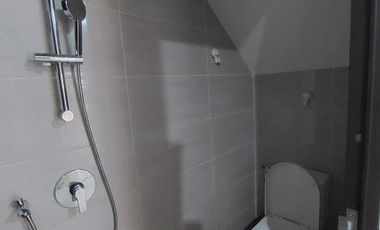 Disewakan Rumah Furnished di Komplek Perumahan Green Village Cipondoh