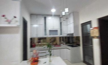 Disewakan Rumah Furnished di Komplek Perumahan Green Village Cipondoh