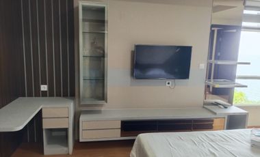 Di sewakan Apartemen mewah 3 bedrooms view pantai Borneo bay