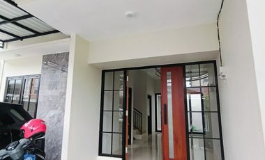 rumah cantik 2 lt hook dekat danau kerinci sawojajar dan tol