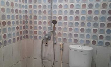 DISEWAKAN RUMAH CANTIK DAN LUAS TAMAN SURYA CENGKARENG JAKARTA BARAT