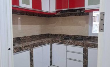 DISEWAKAN RUMAH CANTIK DAN LUAS TAMAN SURYA CENGKARENG JAKARTA BARAT