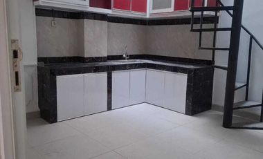 DISEWAKAN RUMAH CANTIK DAN LUAS TAMAN SURYA CENGKARENG JAKARTA BARAT