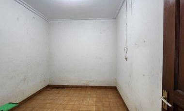 Murah Pulomas Utara Raya Jakarta Timur di Hoek dekat Satpam Aman