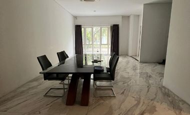 Town house Springhill Kemayoran Luas 9x17 M2 Bangunan 5 Lantai Bagus