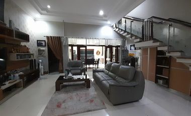 Dijual Rumah Full Furnished di Taman Sakura Indah