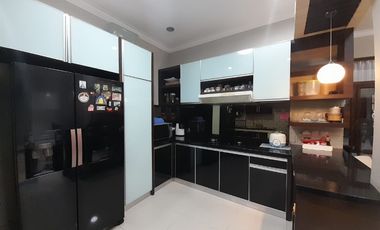 Dijual Rumah Full Furnished di Taman Sakura Indah