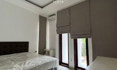 Disewakan Townhouse 2Kav, 3Lt area Pejaten Kemang Furnnished