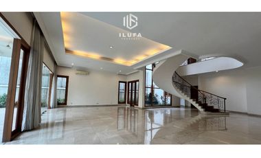 Disewakan Rumah Mewah  Asri Lokasi dekat Jalan Pejaten Barat Kemang