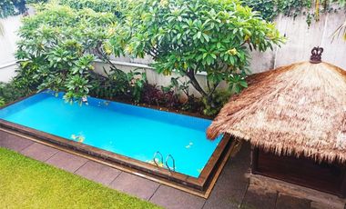 Disewakan Rumah Mewah  Asri Lokasi dekat Jalan Pejaten Barat Kemang