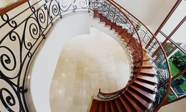 Disewakan Rumah Mewah  Asri Lokasi dekat Jalan Pejaten Barat Kemang