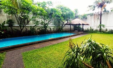 Disewakan Rumah Mewah  Asri Lokasi dekat Jalan Pejaten Barat Kemang