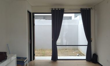 Dikontrakan Rumah  full Purnish lokasi  Kawasan KIIC di Karawang