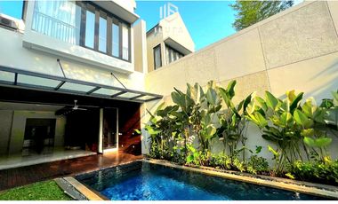 Disewakan townhouse Modern kondisi sangat bagus, area strategis Cipete