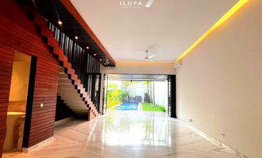 Disewakan townhouse Modern kondisi sangat bagus, area strategis Cipete