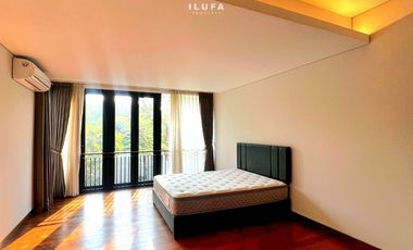 Disewakan townhouse Modern kondisi sangat bagus, area strategis Cipete