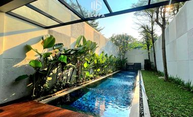 Disewakan townhouse Modern kondisi sangat bagus, area strategis Cipete