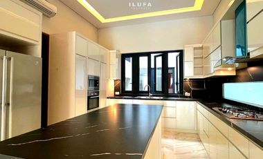 Disewakan townhouse Modern kondisi sangat bagus, area strategis Cipete